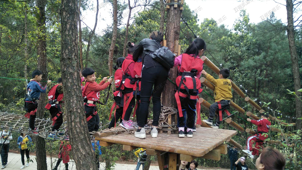 儿童游乐设备